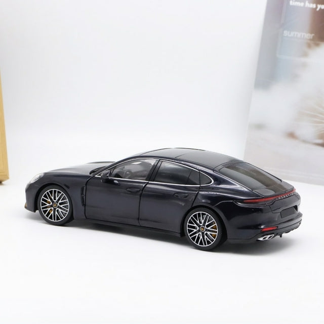 Carro Miniatura Porsche Panamera Turbo S | Escala 1:18