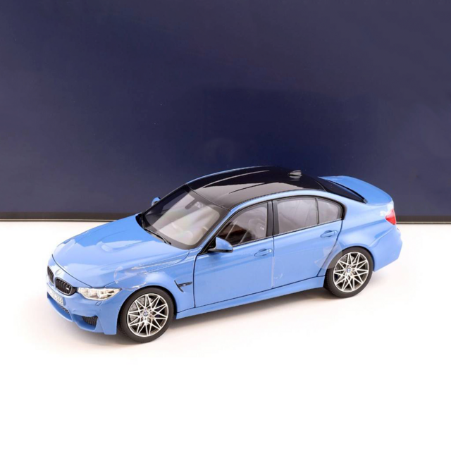 Carro Miniatura BMW M3 F80 | Escala 1:18