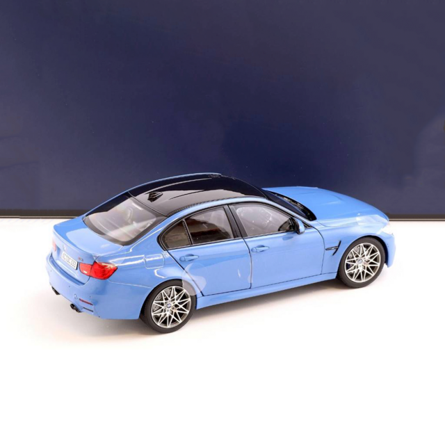 Carro Miniatura BMW M3 F80 | Escala 1:18