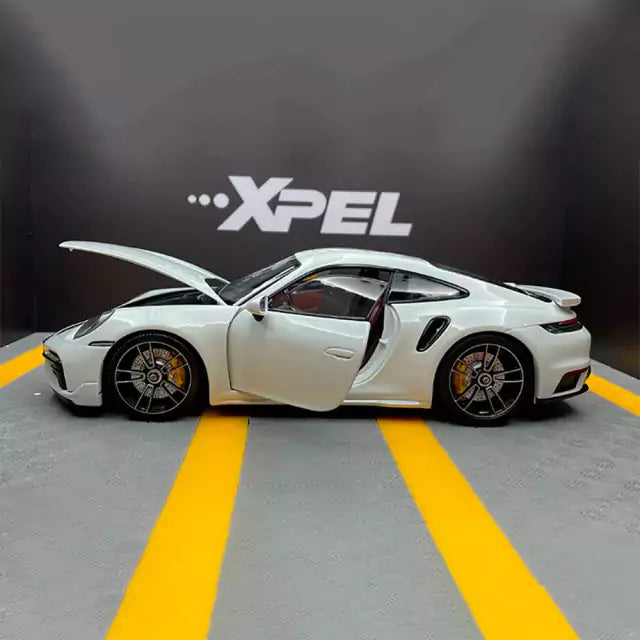Carro Miniatura Porsche 911 (992) Turbo S | Escala 1:18
