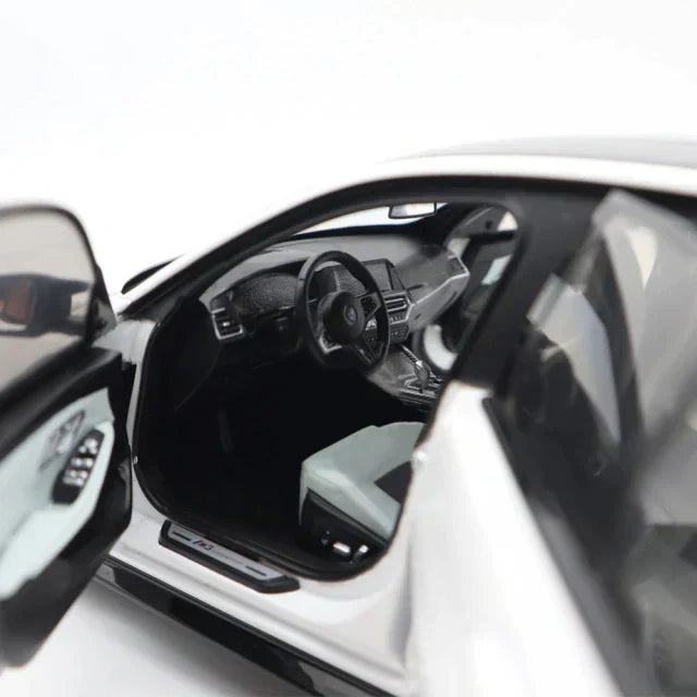 Carro Miniatura BMW M3 G80 | Escala 1:18