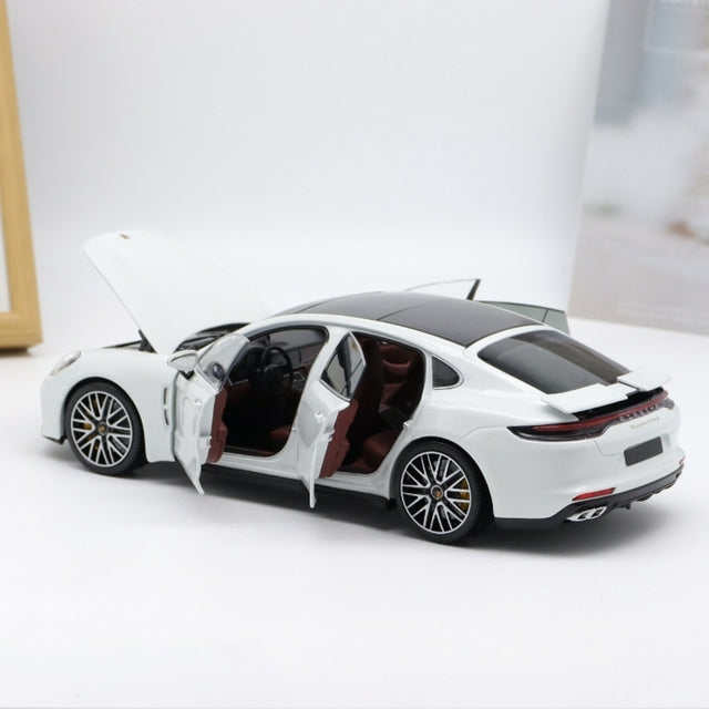 Carro Miniatura Porsche Panamera Turbo S | Escala 1:18