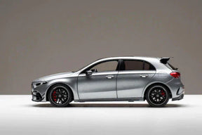 Carro Miniatura Mercedes AMG A45 S Escala 1:18