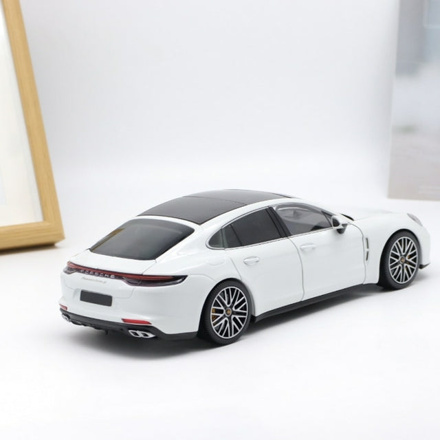 Carro Miniatura Porsche Panamera Turbo S | Escala 1:18
