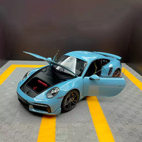 Carro Miniatura Porsche 911 (992) Turbo S | Escala 1:18