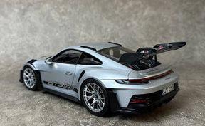 Carro Miniatura Porsche 911 (992) GT3 RS | Escala 1:18