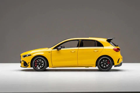 Carro Miniatura Mercedes AMG A45 S Escala 1:18